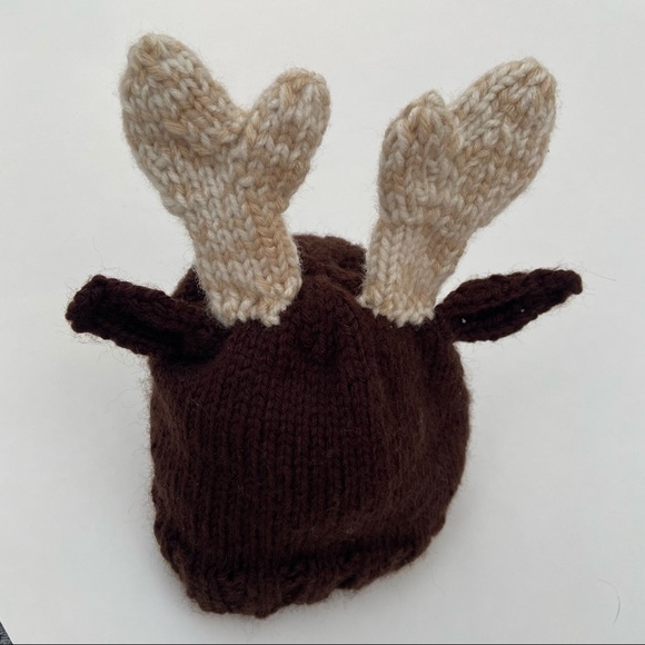 Handmade knit infant reindeer hat 0-6 months - Picture 3 of 4